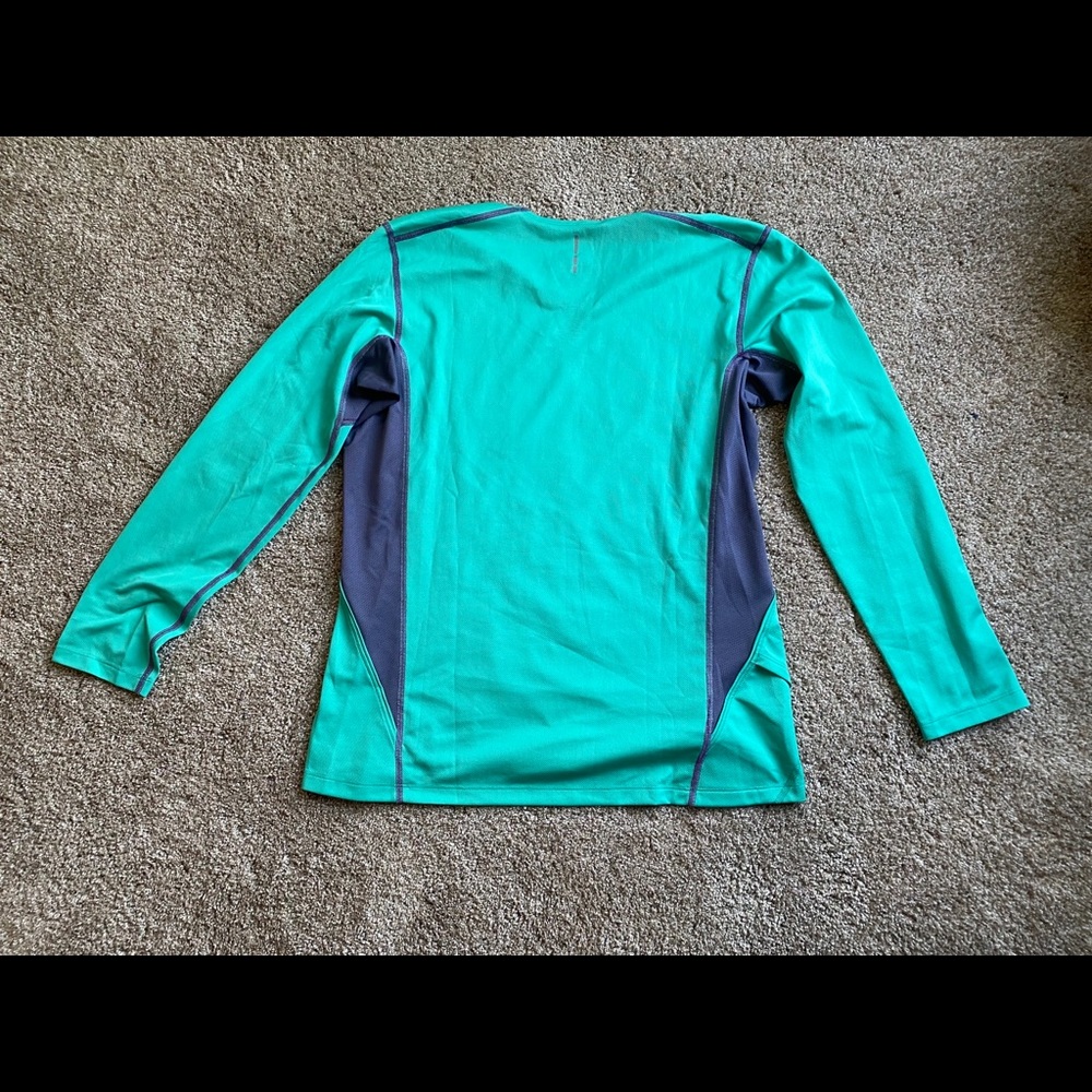 Salomon Green Long Sleeve Workout Shirt - Picture 3 of 6